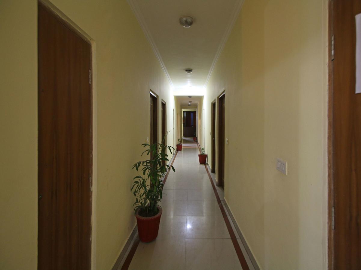 Oyo 5667 Katra Continental Hotel Exterior photo