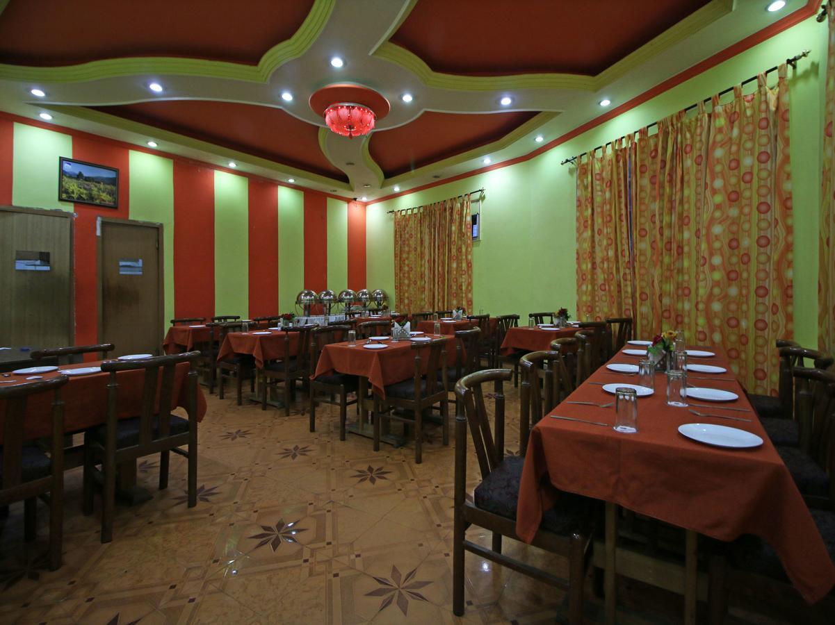 Oyo 5667 Katra Continental Hotel Exterior photo