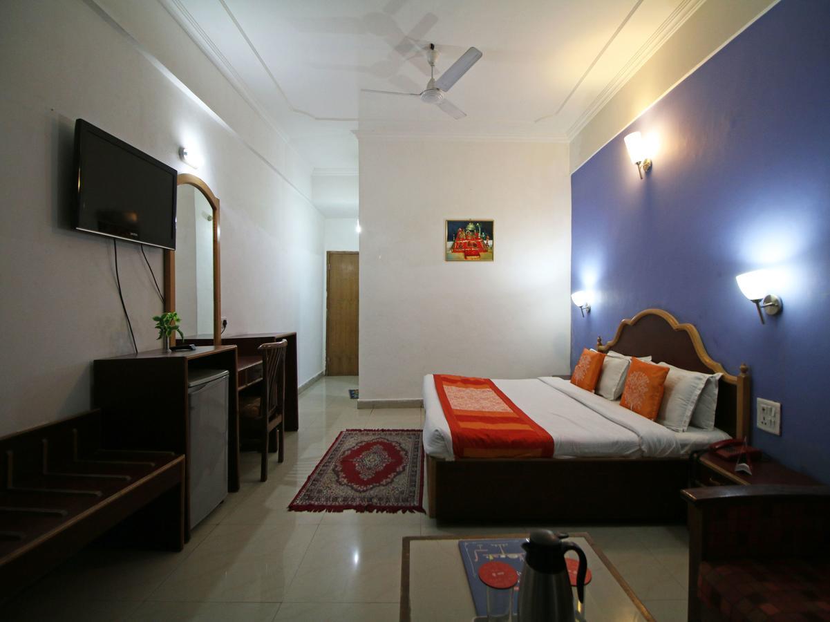 Oyo 5667 Katra Continental Hotel Exterior photo