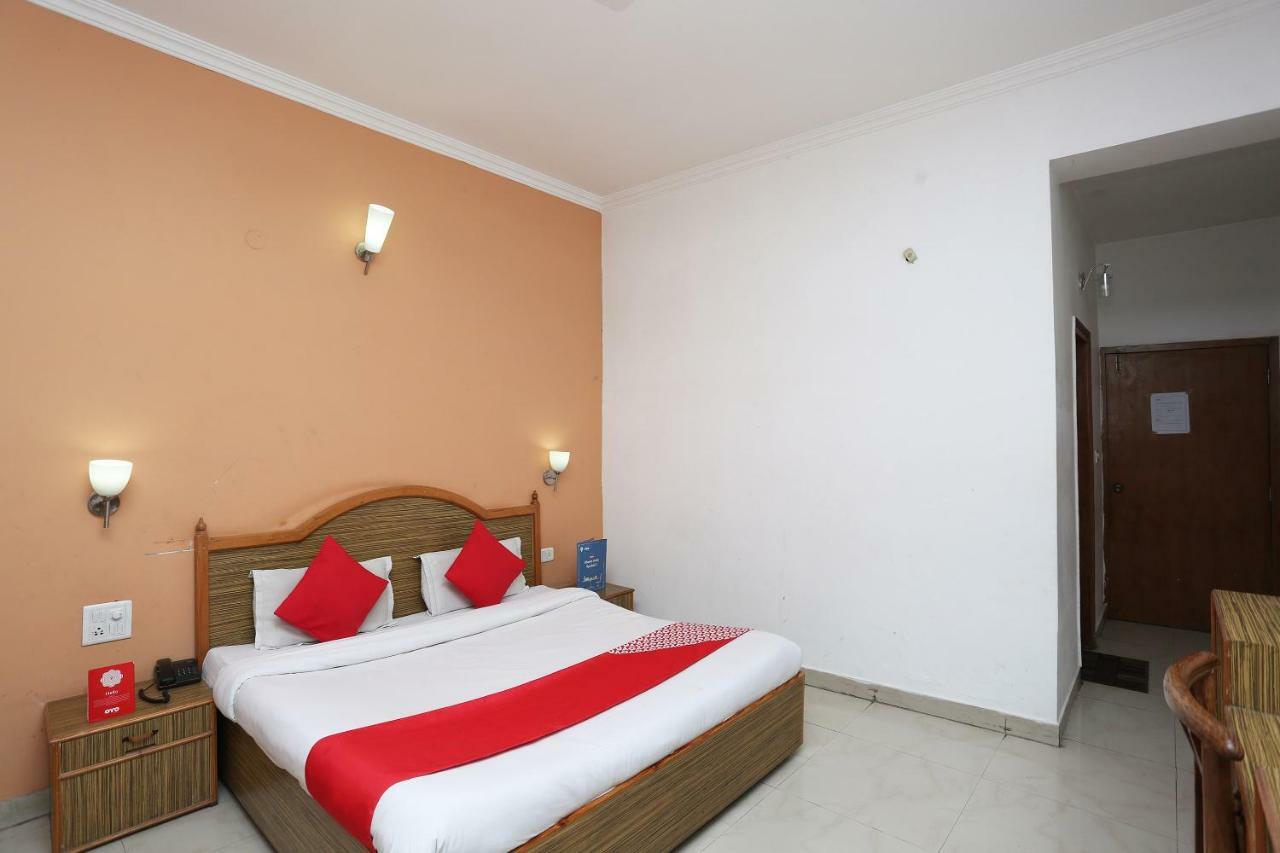 Oyo 5667 Katra Continental Hotel Exterior photo