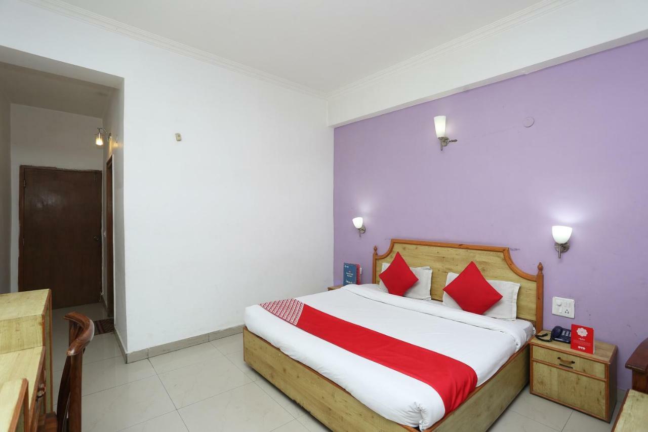 Oyo 5667 Katra Continental Hotel Exterior photo